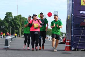 BIB: 
                            <button type="button" onclick="openModal(5247231)" class="btn btn-primary btn-sm float-right btn-popup" data-toggle="modal" data-target=".modal-high-quality">
                        <i class="fas fa-shopping-cart"></i> Add to Cart
                    </button>
                                            <button type="button" onclick="isThisMe(5247231, true)" class="btn btn-success btn-sm float-right btn-popup btn-isme hidden" data-toggle="tooltip" data-placement="bottom" title="นี่คือรูปของคุณใช่ไหม คลิกที่นี่เพื่อเอาเข้าอัลบั้ม">
                        <i class="fas fa-plus"></i> Add to album
                    </button>
                    <button type="button" onclick="isThisMe(5247231, false)" class="btn btn-warning btn-sm float-right btn-popup btn-isnotme hidden">
                        <i class="fas fa-ban"></i> Remove from album
                    </button>